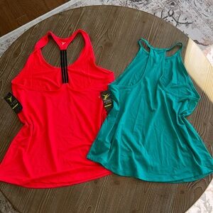2 new old navy active tanks